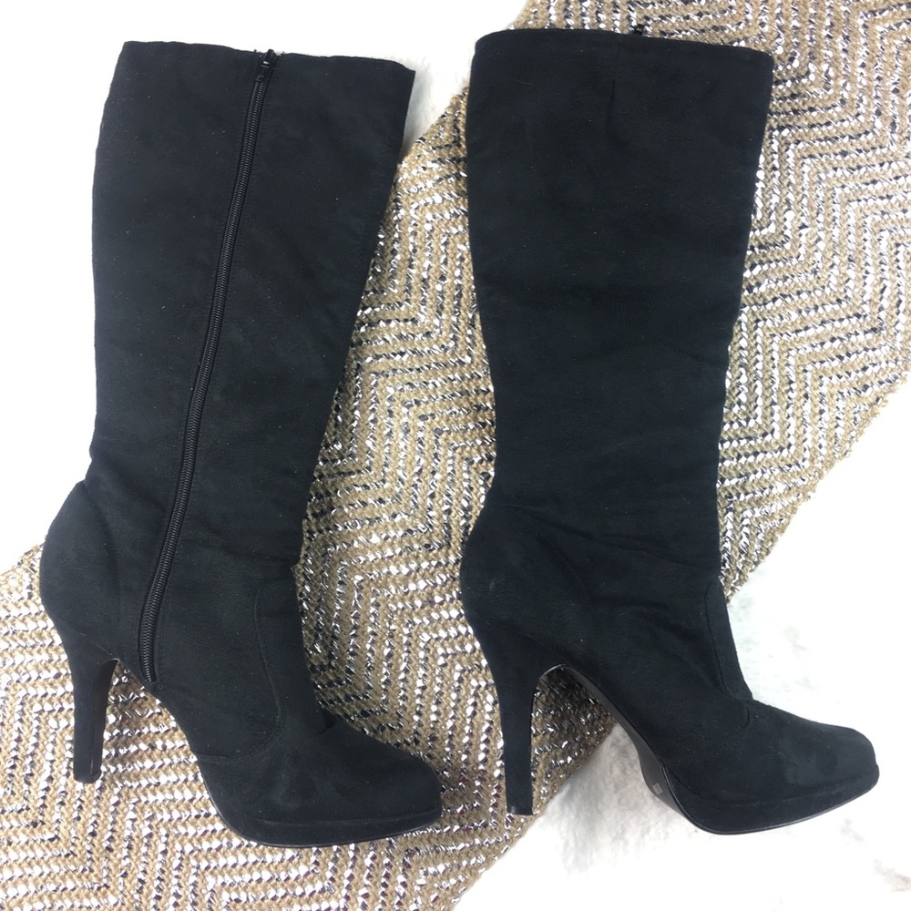 PULSE Faux suede black stiletto 4" Heel EUC